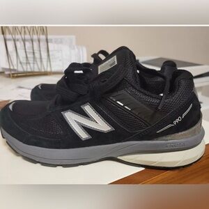 New Balance W990BK5 Size 5.5 B-Medium USA for Women.  Brand New, Unused in Box!